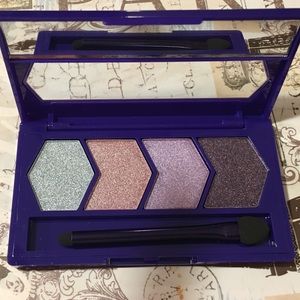 Acti-labs 4 Color eyeshadow palette compact with applicator